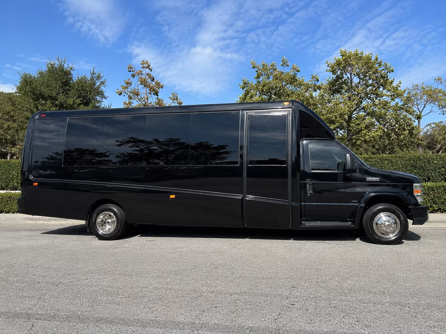 minibus rentals for luther burbank home gardens and downtown santa rosa field trips